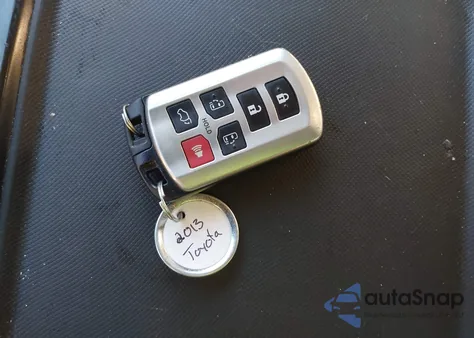 2013 Toyota Sienna Xle 7 Passenger z USA, uszkodzony, nr VIN 5TDDK3DCXDS050280